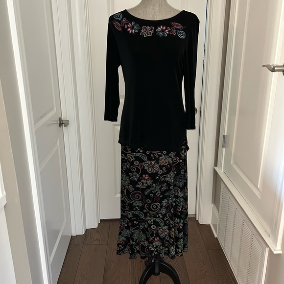 CHOICES 3 Piece Set- Black Floral Skirt with Sleeveless @ Long Sleeve Tops Sz S - Picture 2 of 13
